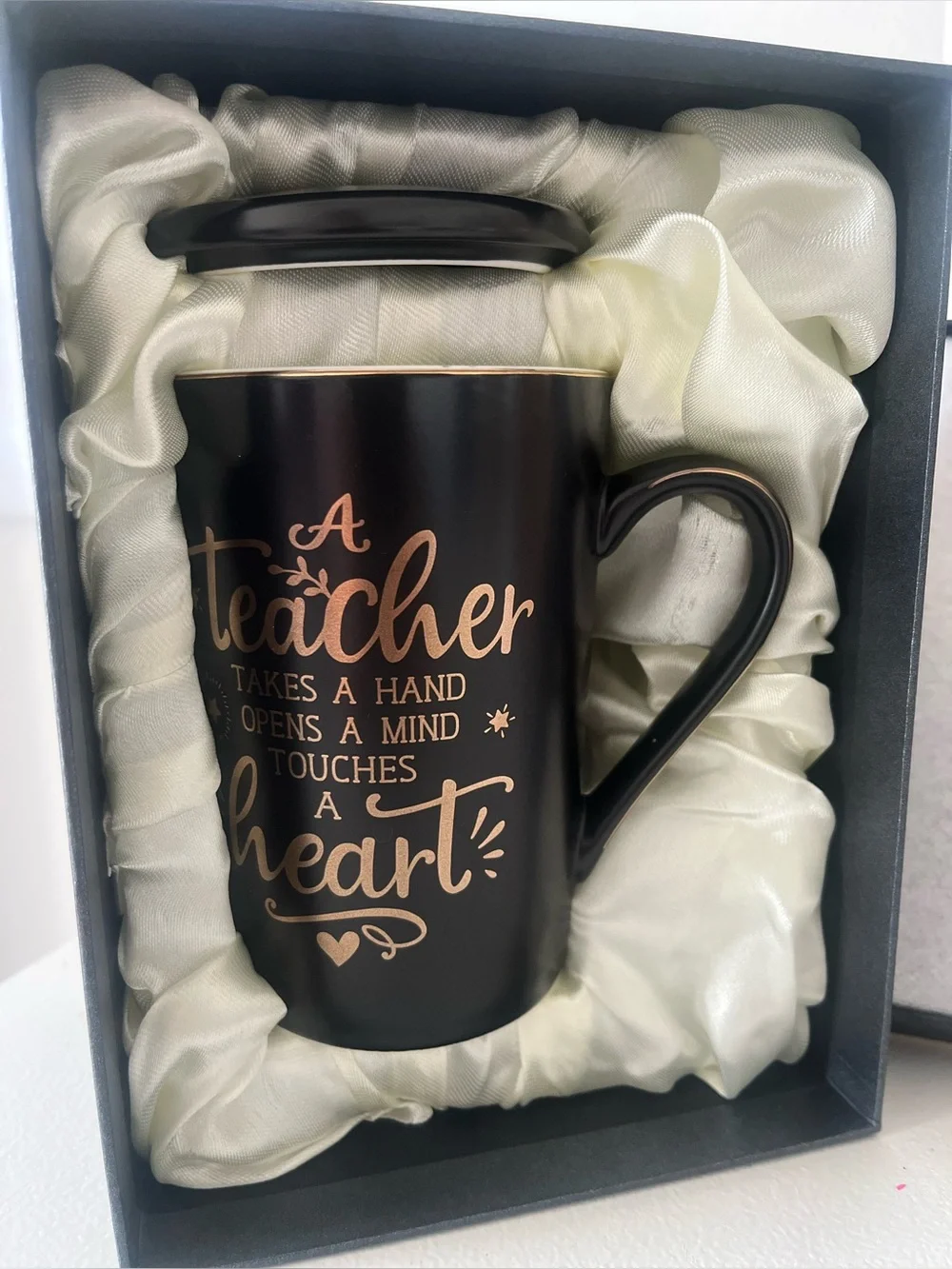 New in box Teacher Appreciation Black and Gold Ceramic Mug Gift Set